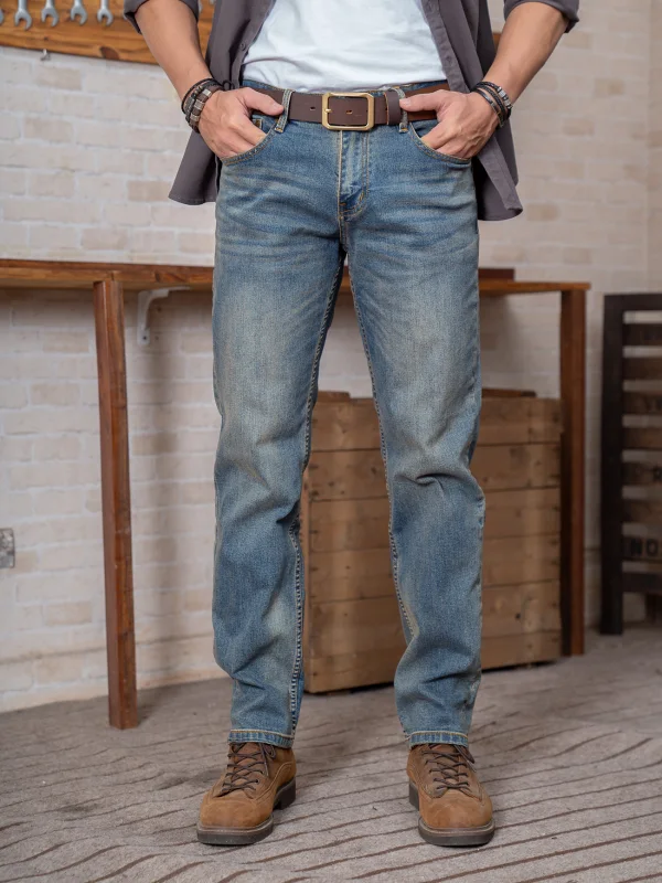 Quần Jeans Dáng Regular Xanh Nhạt